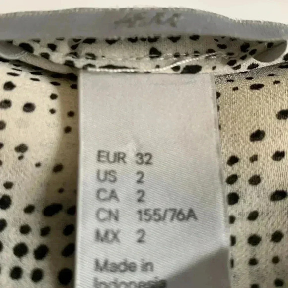 H&M SemiSheer Tunic V neck Cap  Sleeves - Picture 5 of 5